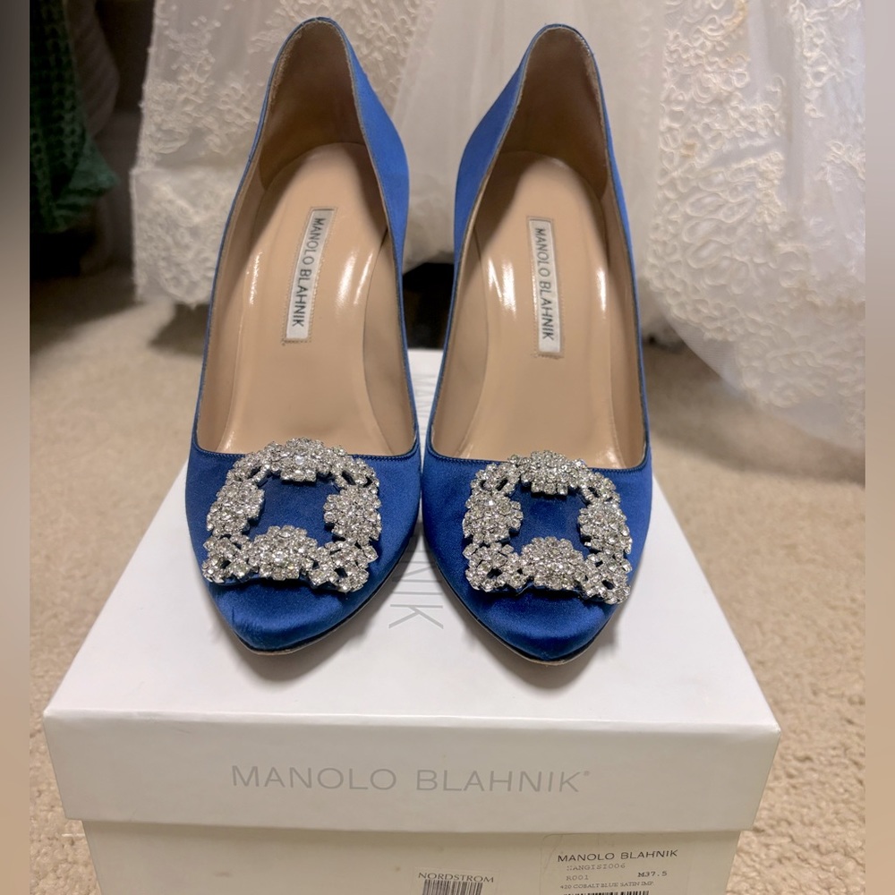 EUC 105MM Hangisi blue size 37.5 Manolo Blahnik